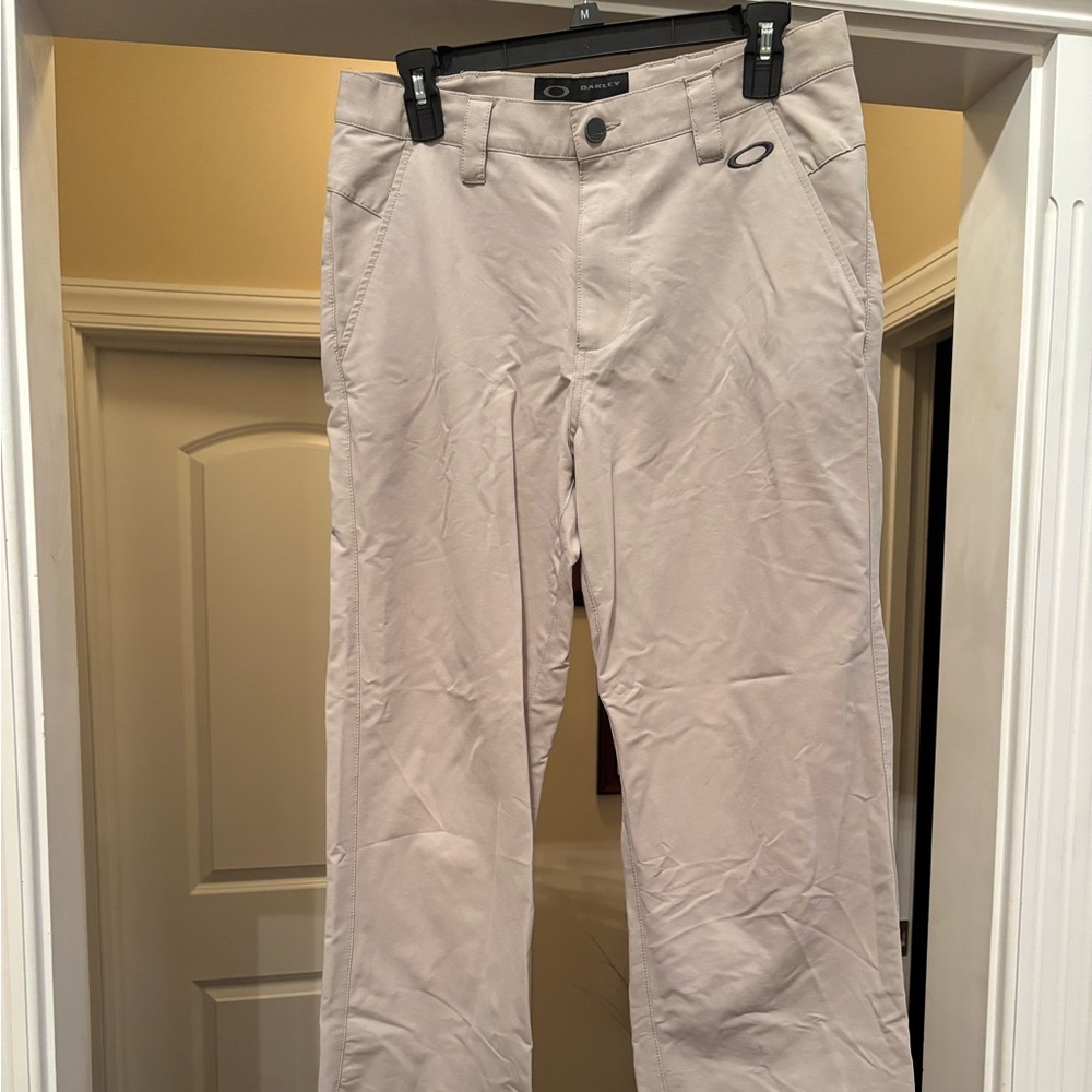 Oakley Men's Light Tan khaki pants 30x32